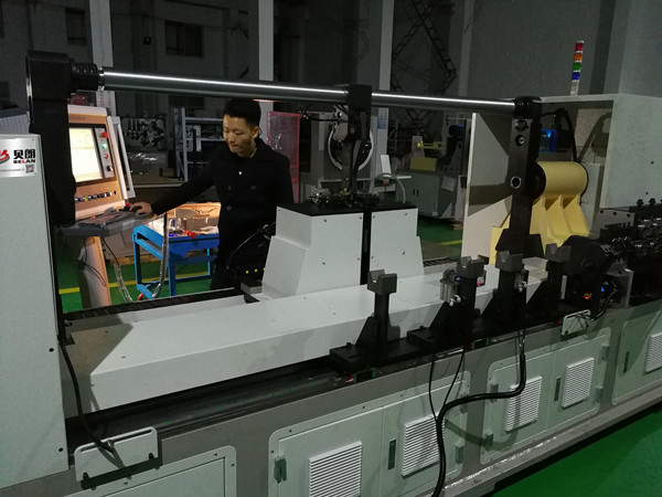 貝朗自動(dòng)化調(diào)機(jī)師在客戶車間 貝朗自動(dòng)化調(diào)機(jī)師在客戶車間